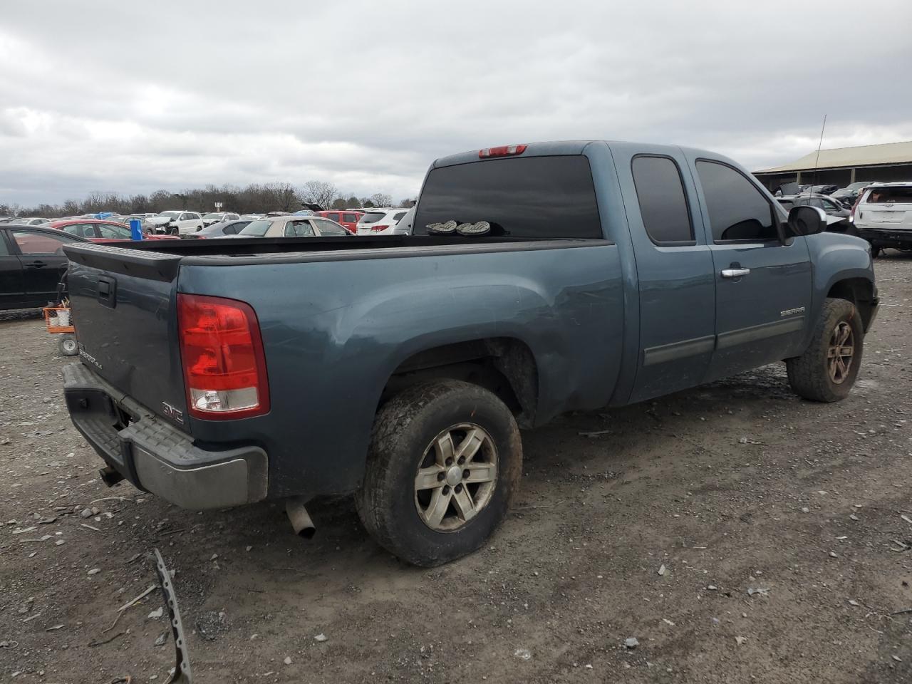 2011 GMC Sierra - Image 3