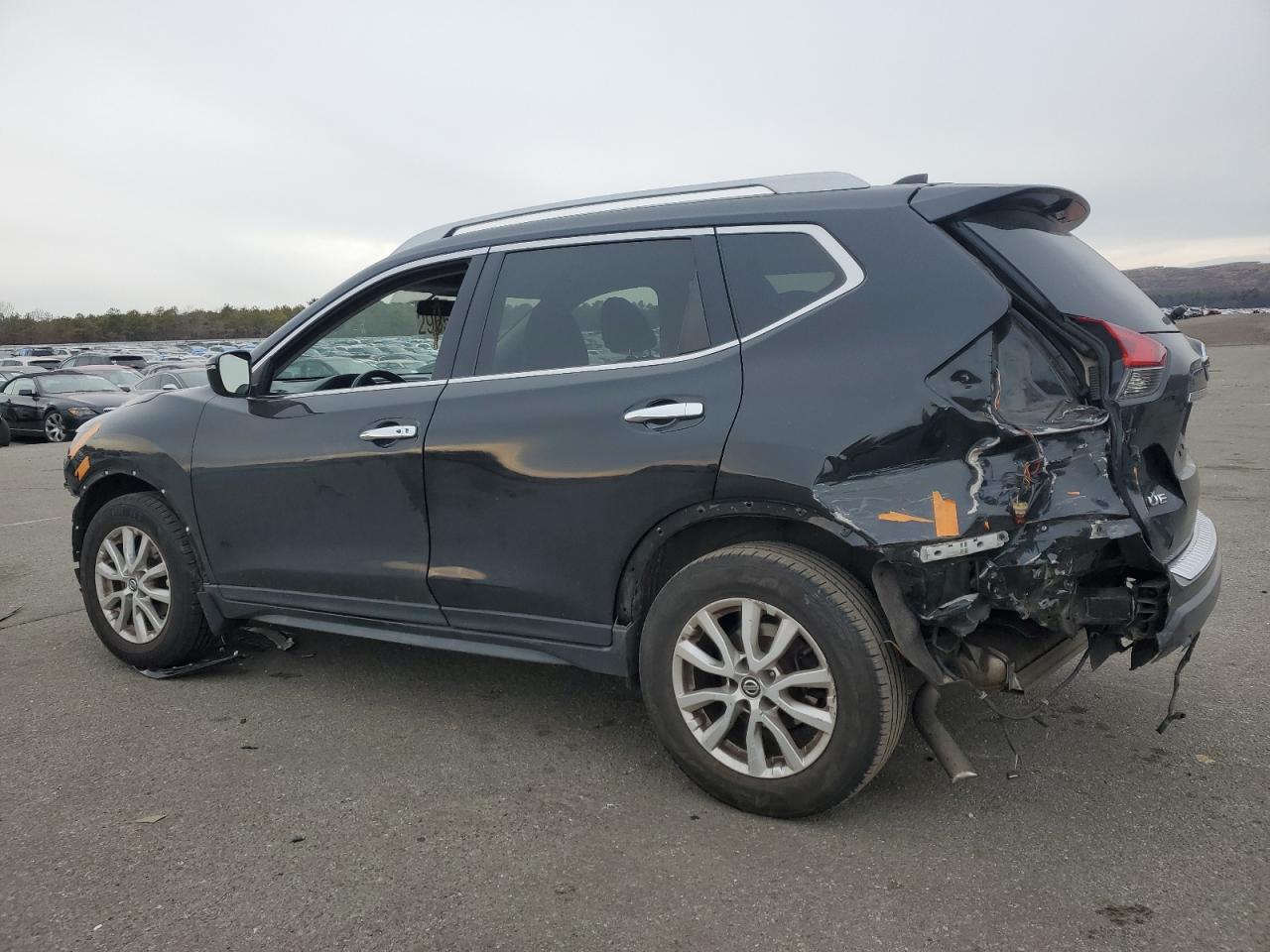 2018 Nissan Rogue - Image 2