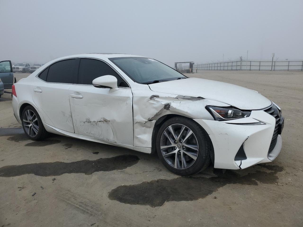 2018 Lexus IS - Image 4