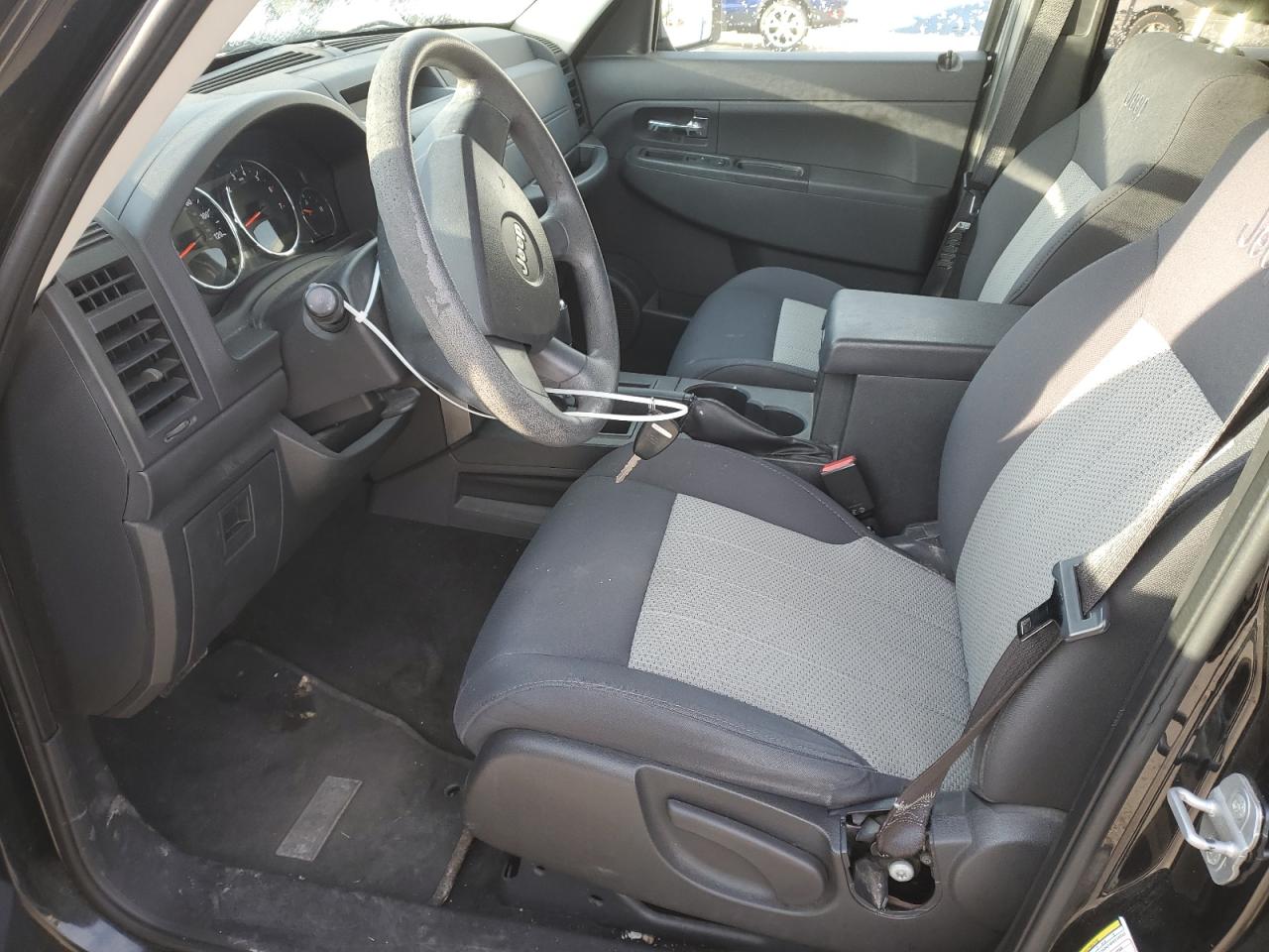2009 Jeep Liberty (North America) - Image 7