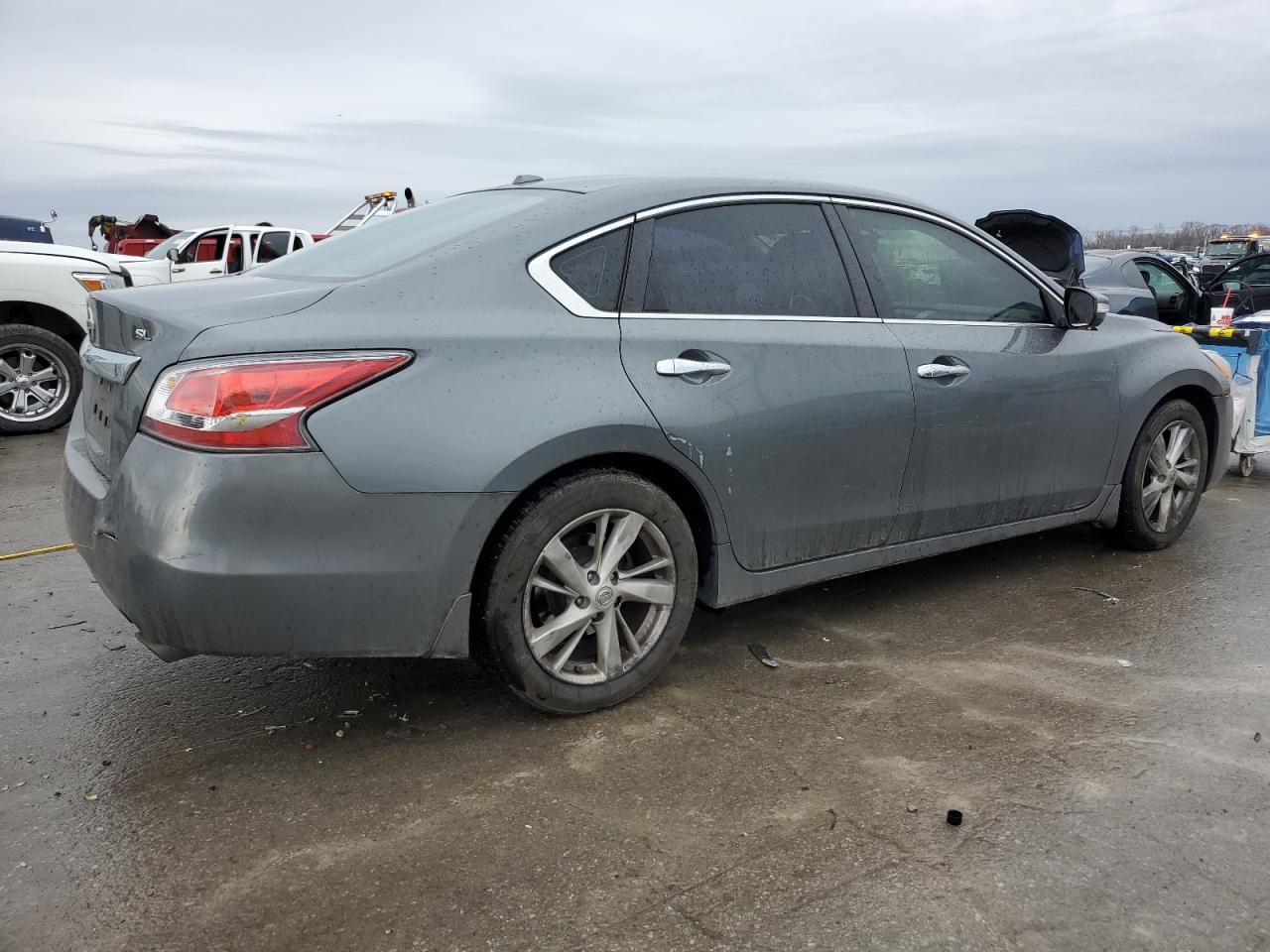 2015 Nissan Altima - Image 3