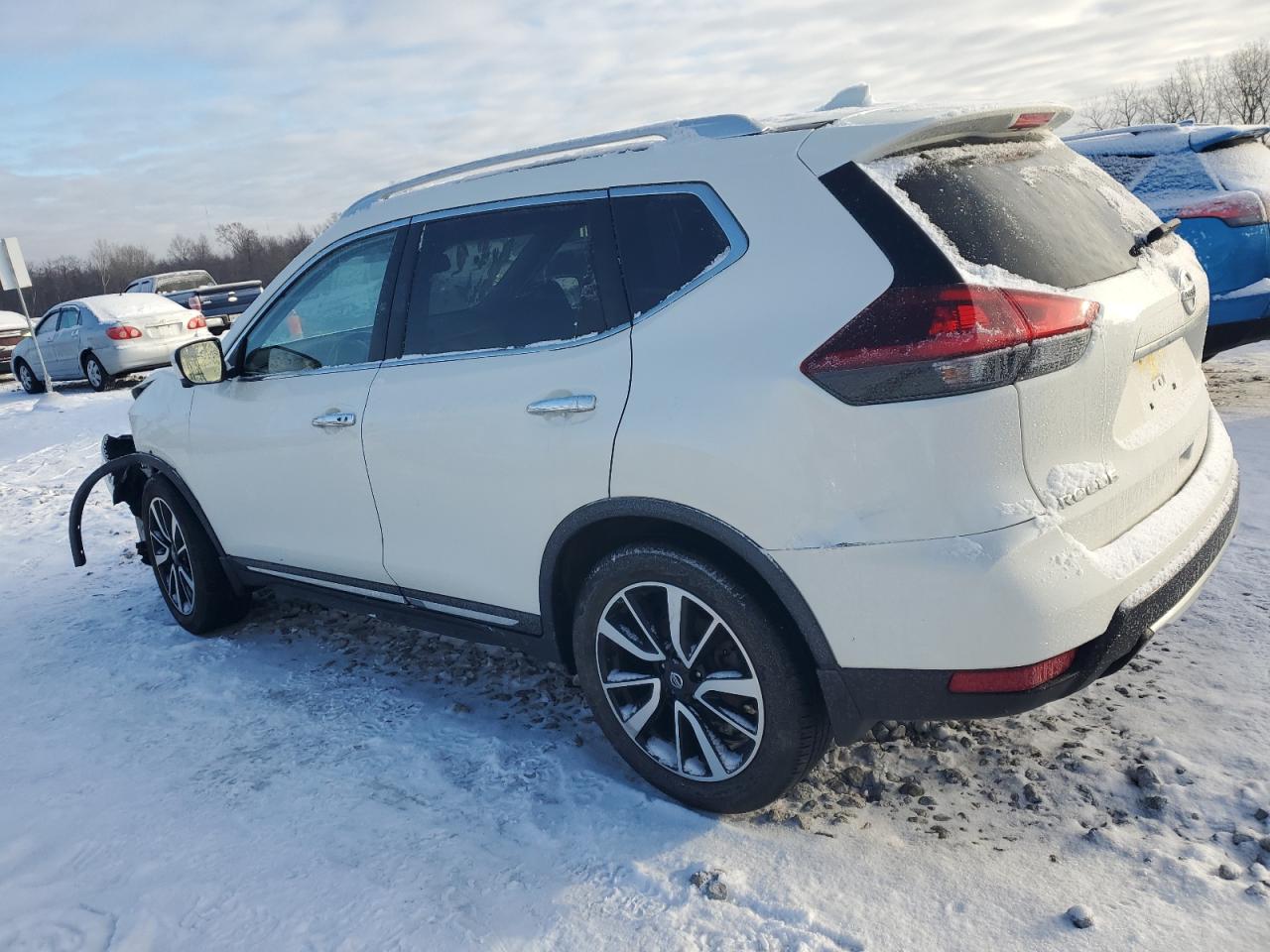 2018 Nissan Rogue - Image 2