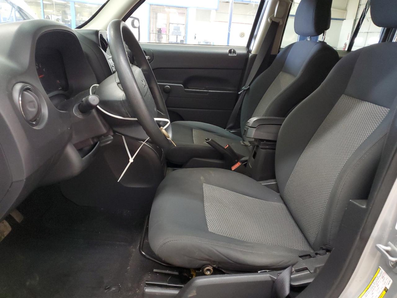 2010 Jeep Liberty (Patriot) - Image 7