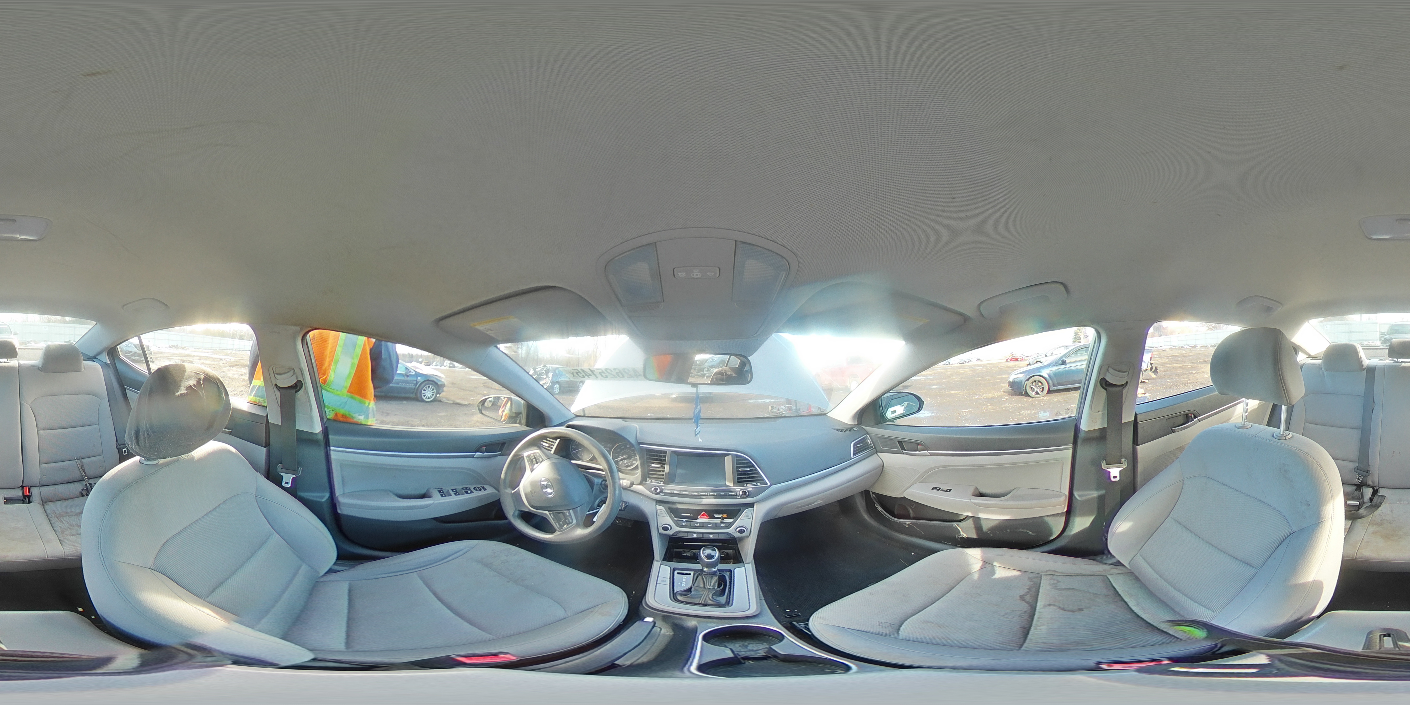 2017 Hyundai Elantra - Image 12