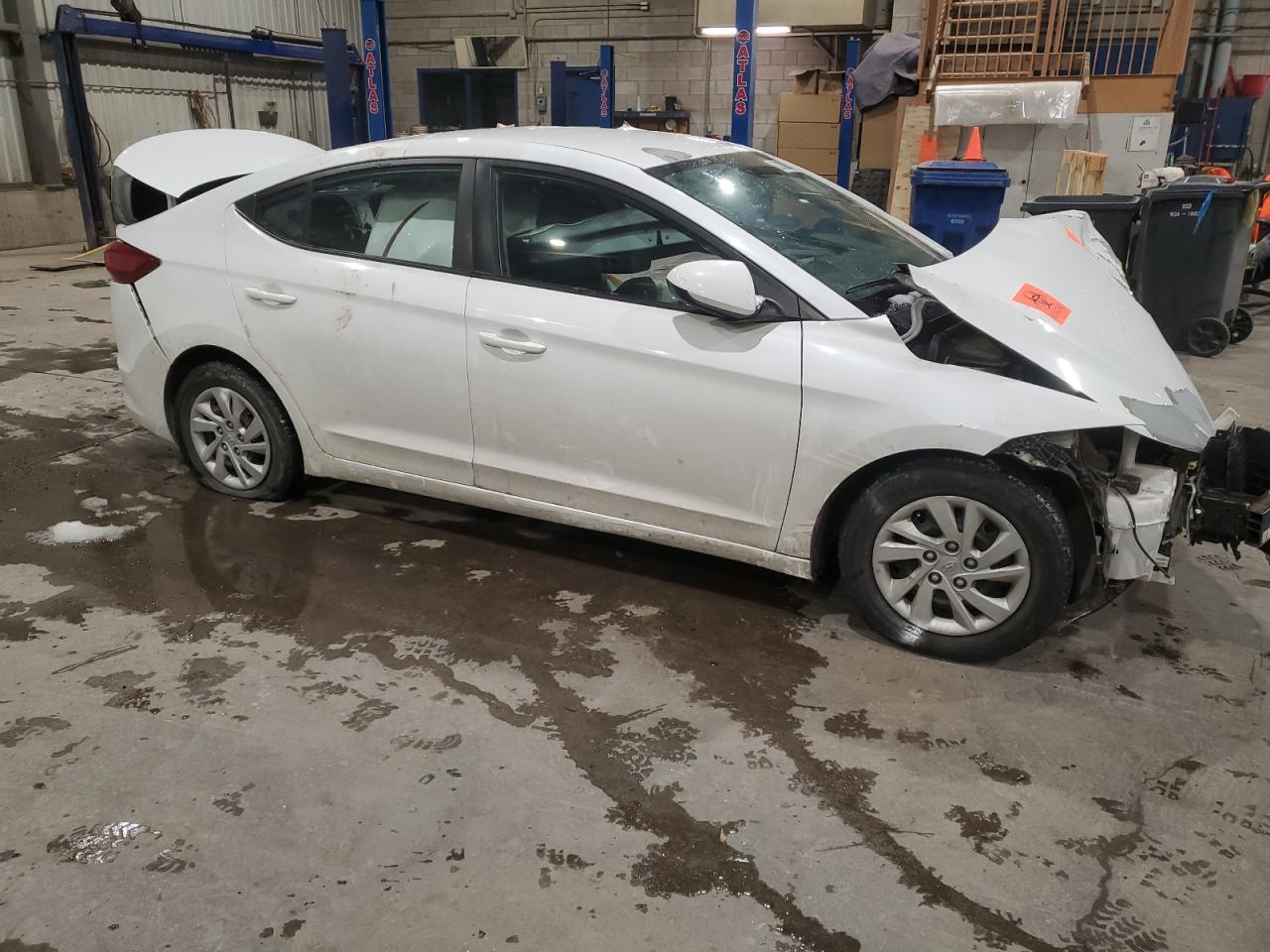 2017 Hyundai Elantra - Image 4