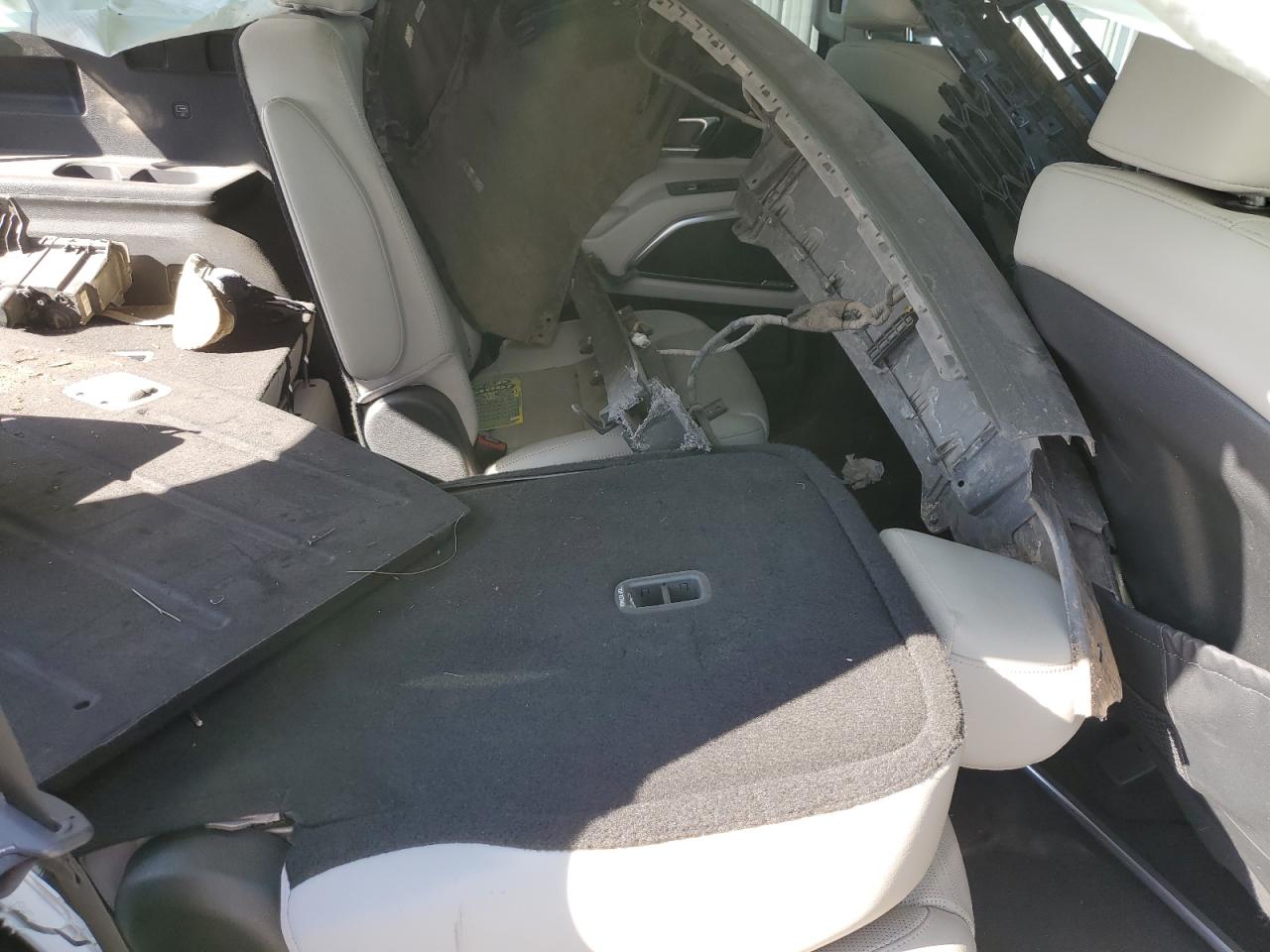 2020 Kia Telluride - Image 12