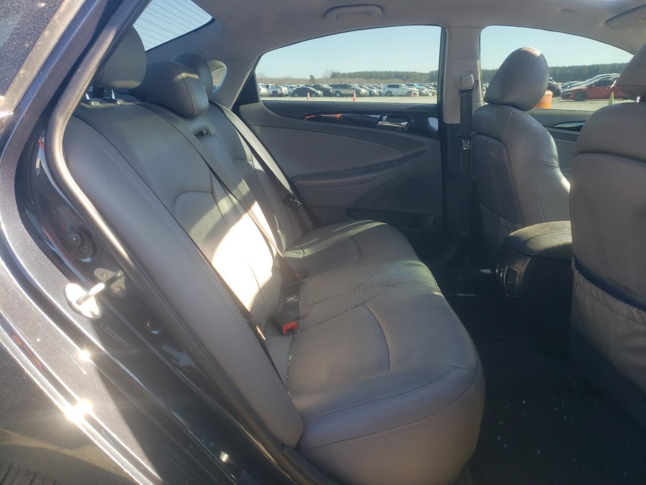 2013 Hyundai Sonata - Image 10