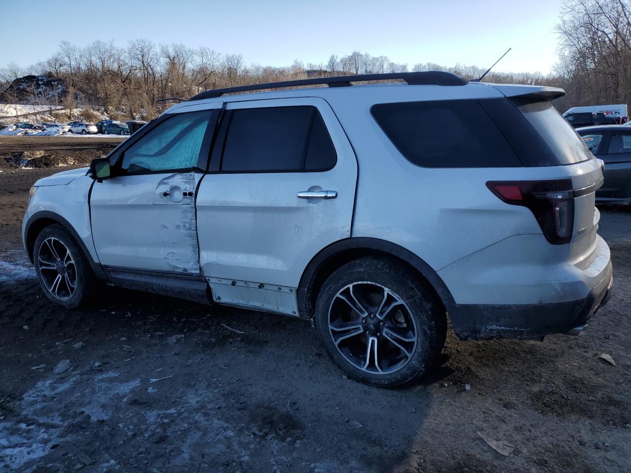2014 Ford Explorer - Image 2