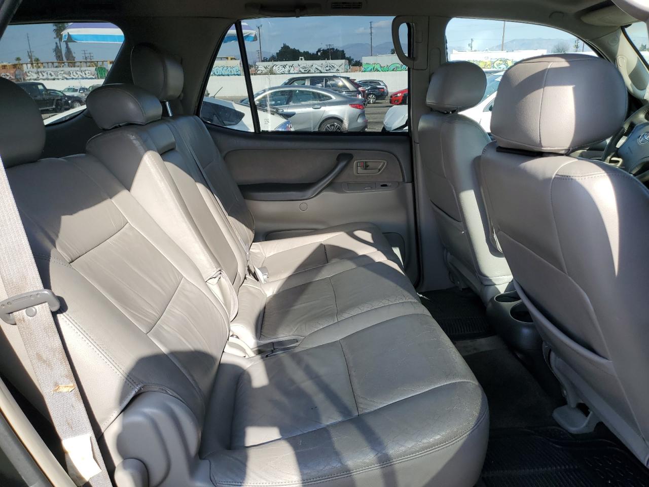 2003 Toyota Sequoia - Image 11