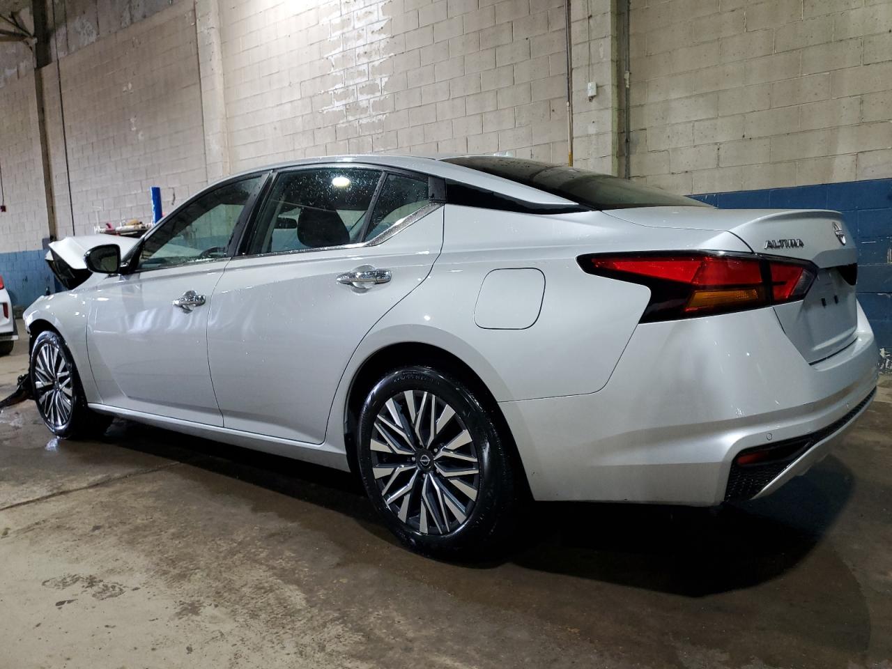 2024 Nissan Altima - Image 2