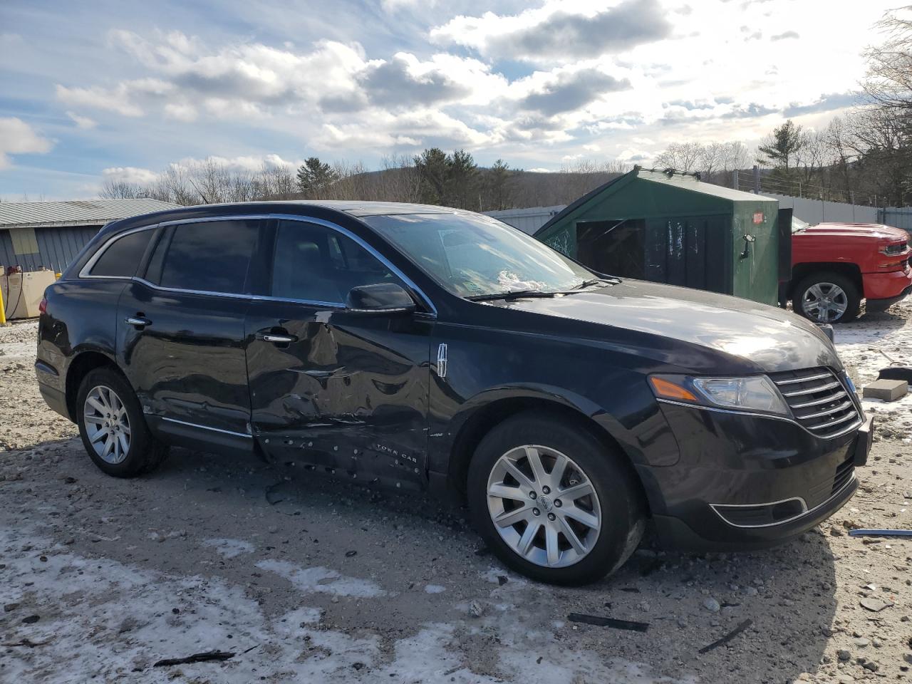 2018 Lincoln MKT - Image 4