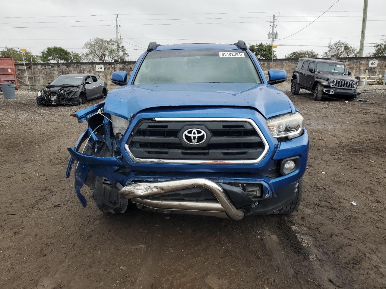 2017 Toyota Tacoma - Image 5