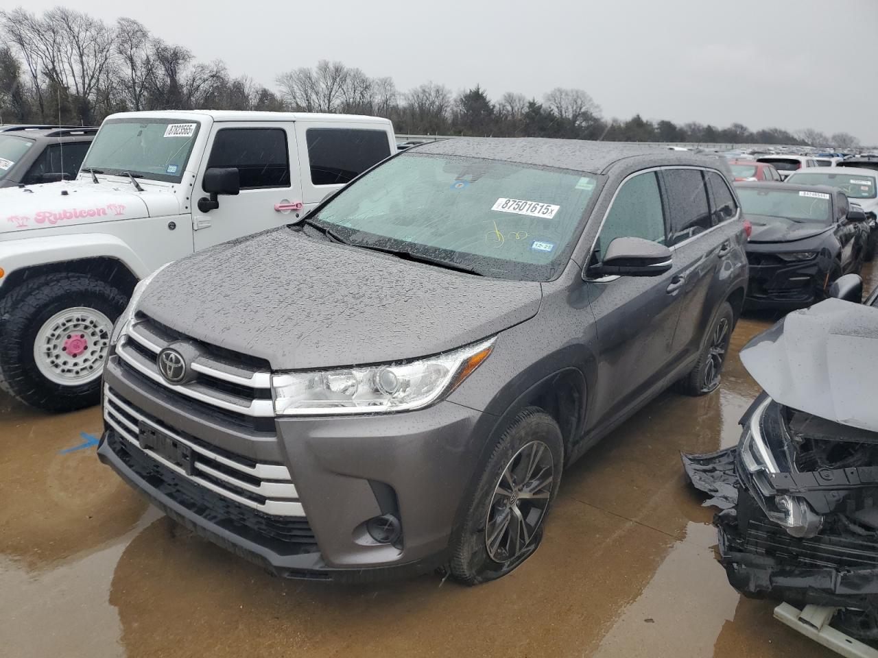 2019 Toyota Highlander - Image 1