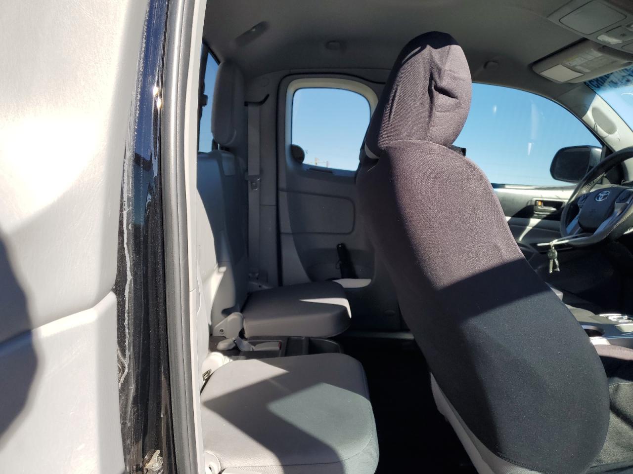 2014 Toyota Tacoma - Image 12