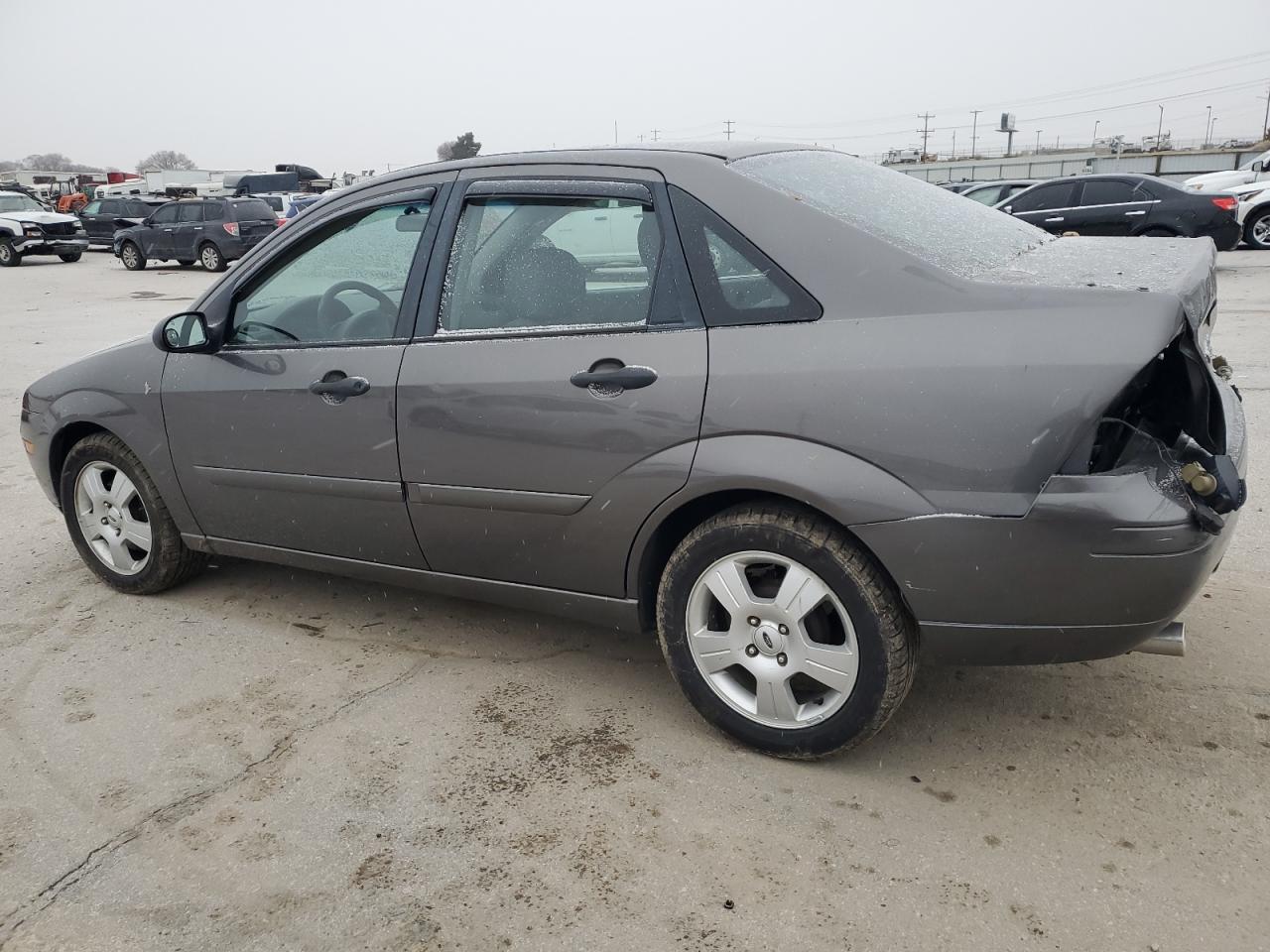 2007 Ford Focus - Image 2
