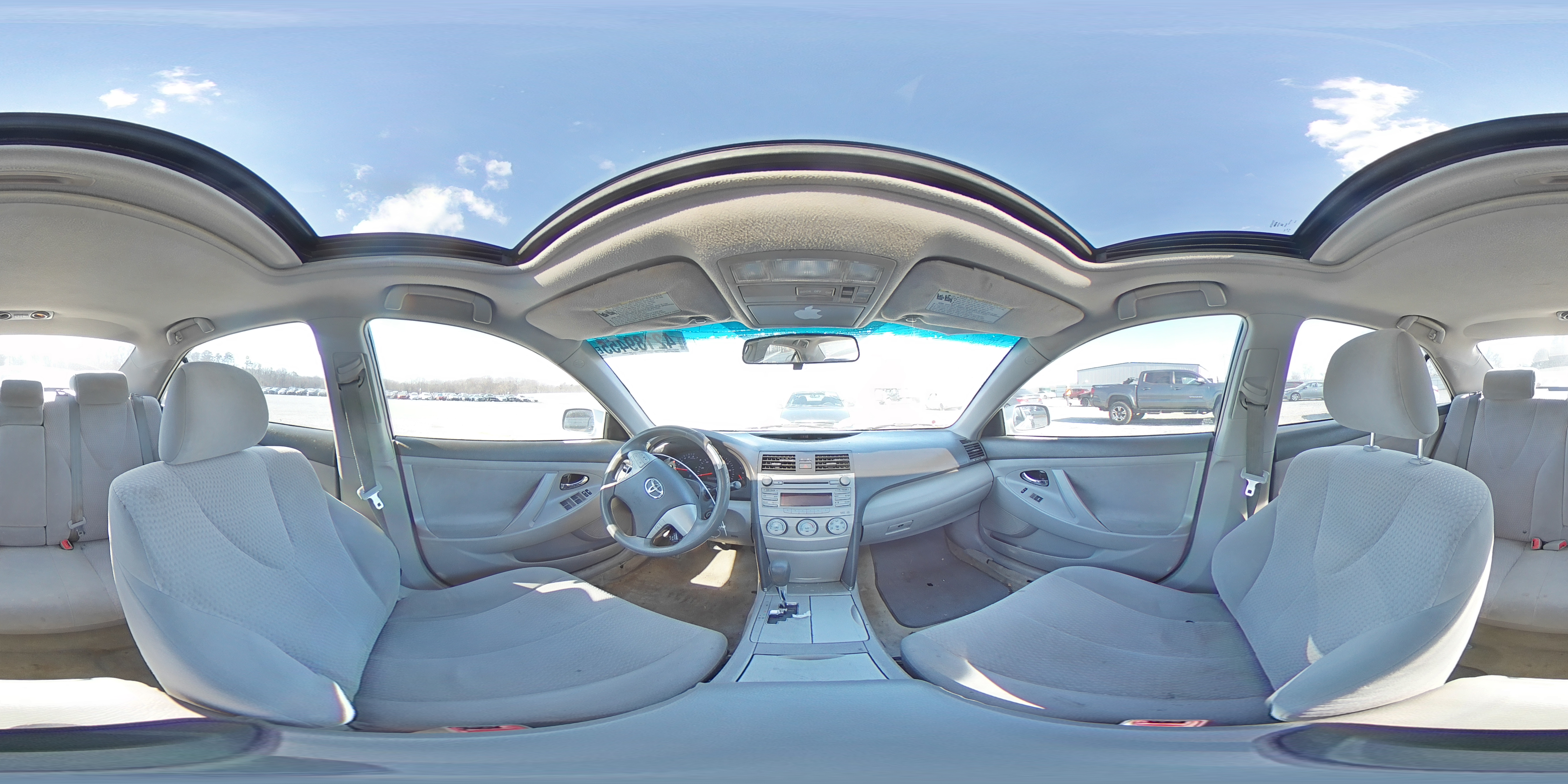 2011 Toyota Camry - Image 12