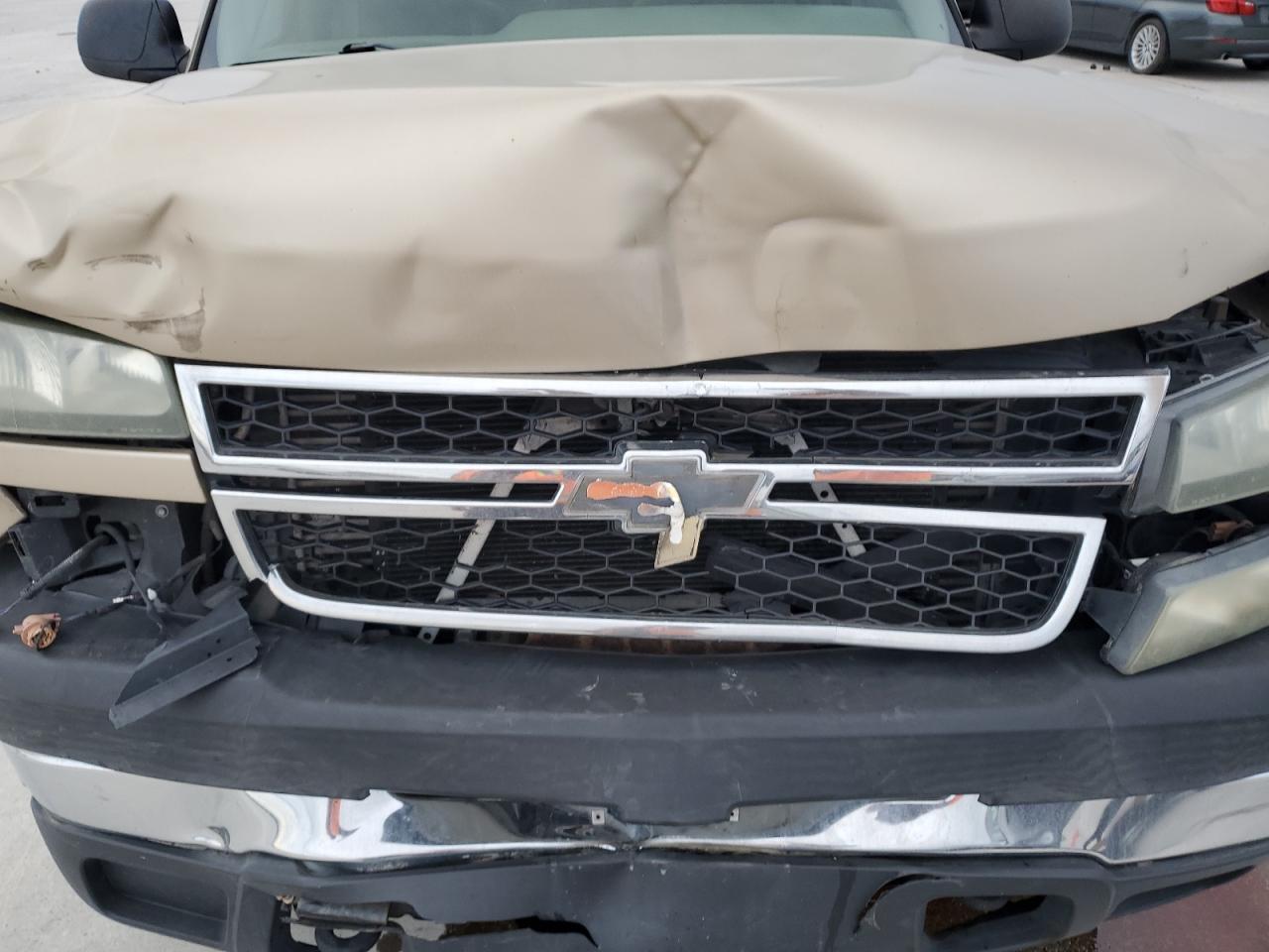 2006 Chevrolet Silverado - Image 11