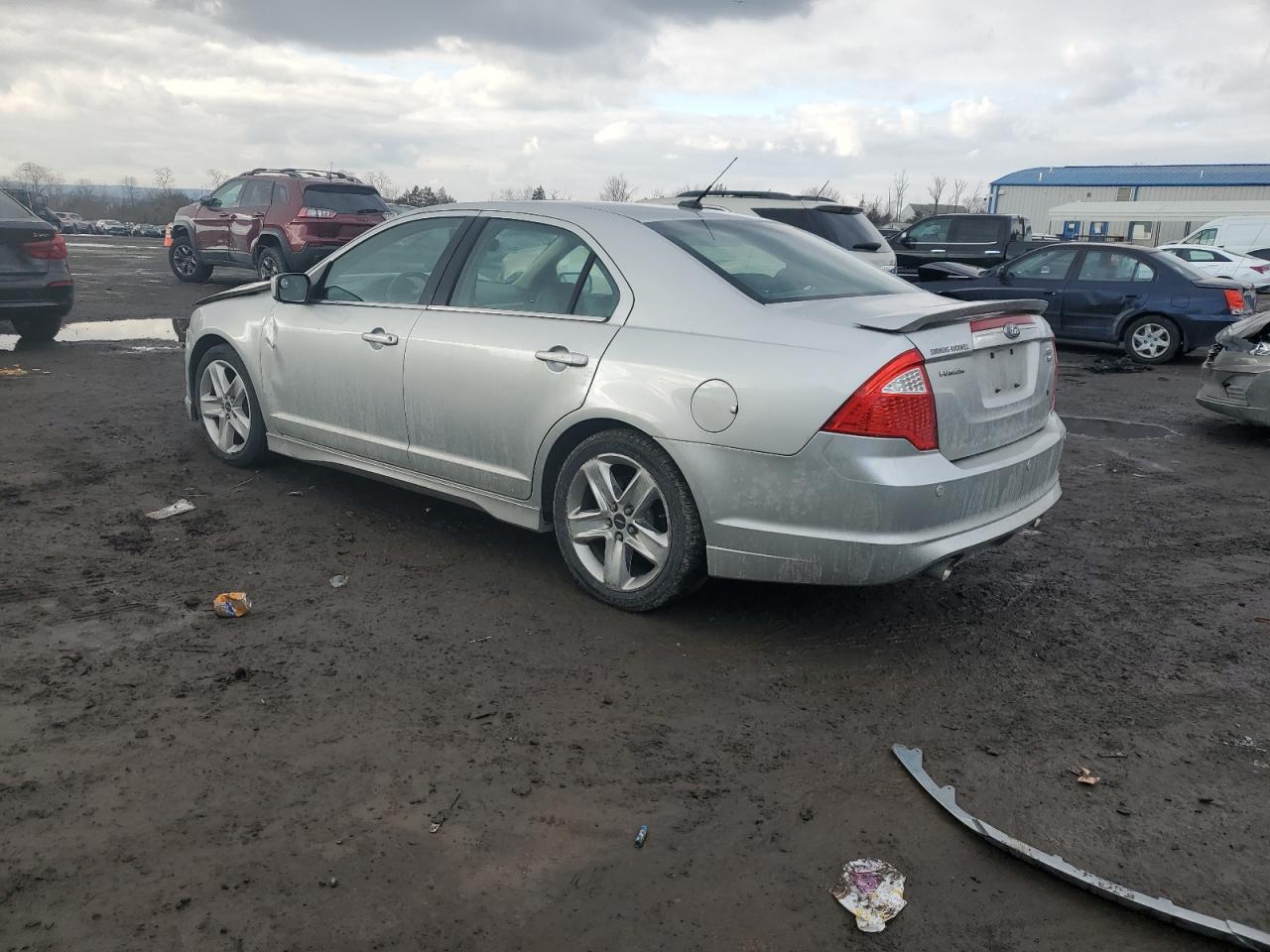 2010 Ford Fusion - Image 2