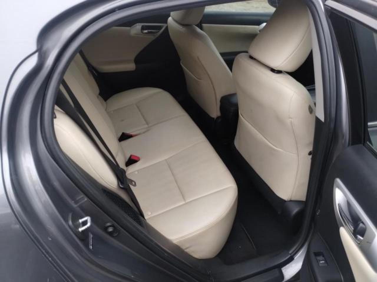 2012 Lexus CT - Image 6