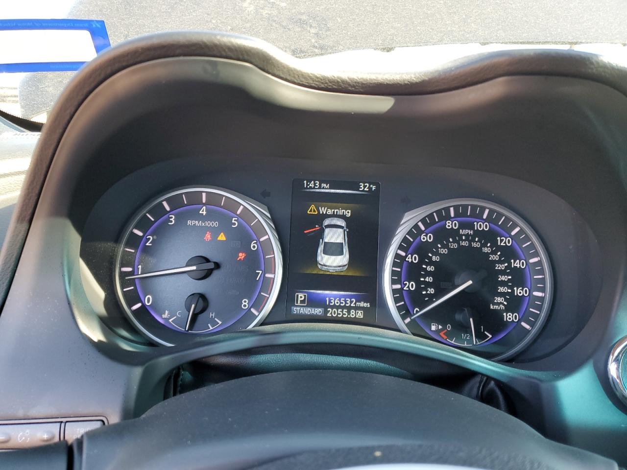 2017 Infiniti Q60 - Image 9