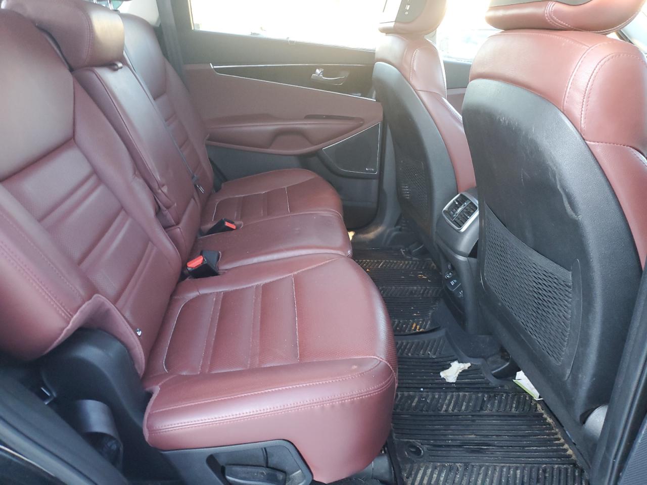 2017 Kia Sorento - Image 10