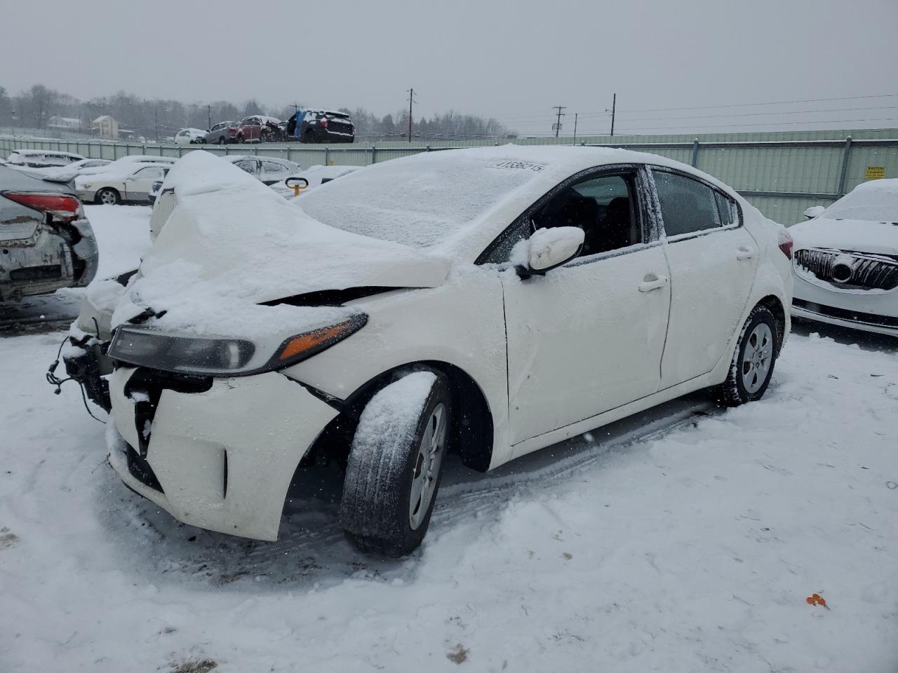 3KPFK4A74JE235596 2018 KIA FORTE - Image 1