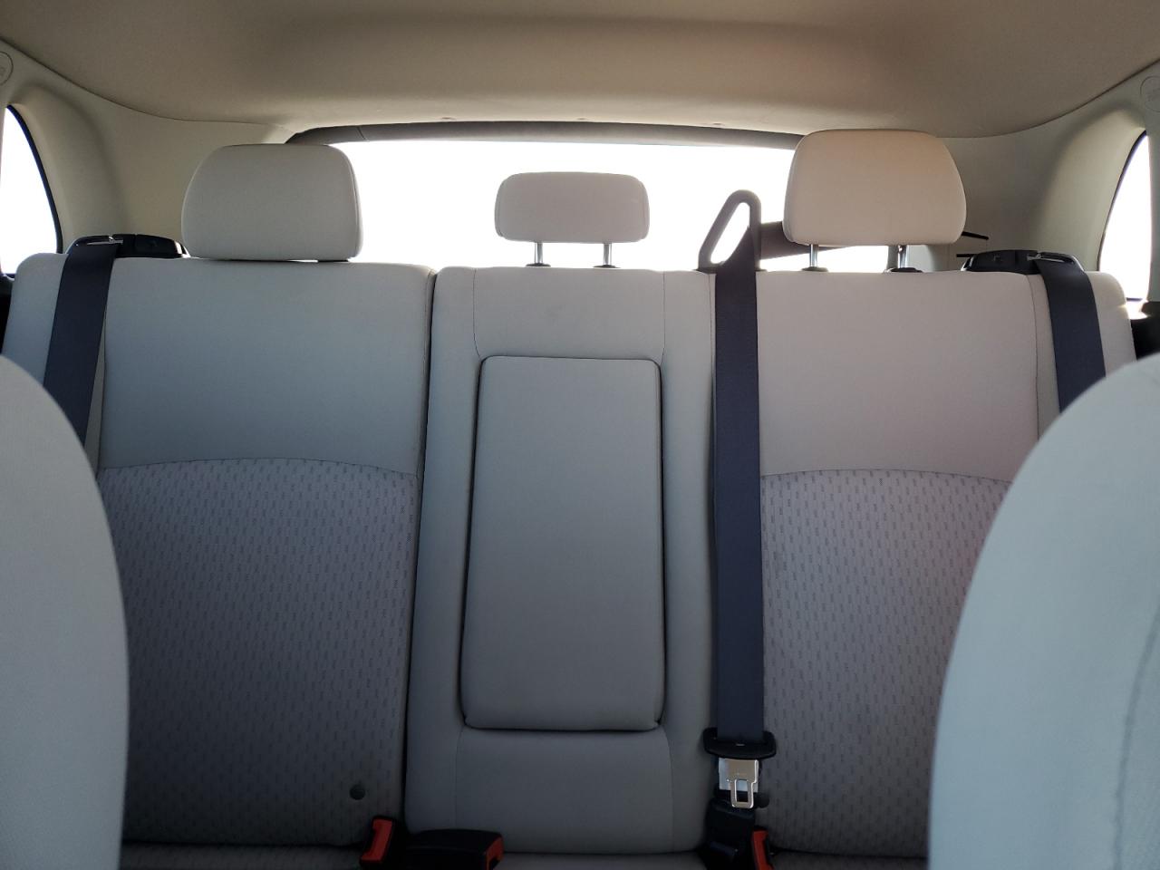 2016 Mitsubishi Outlander - Image 10