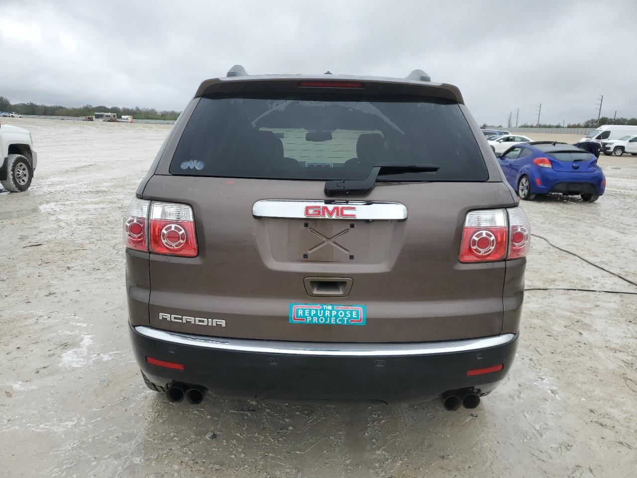 2011 GMC Acadia - Image 6