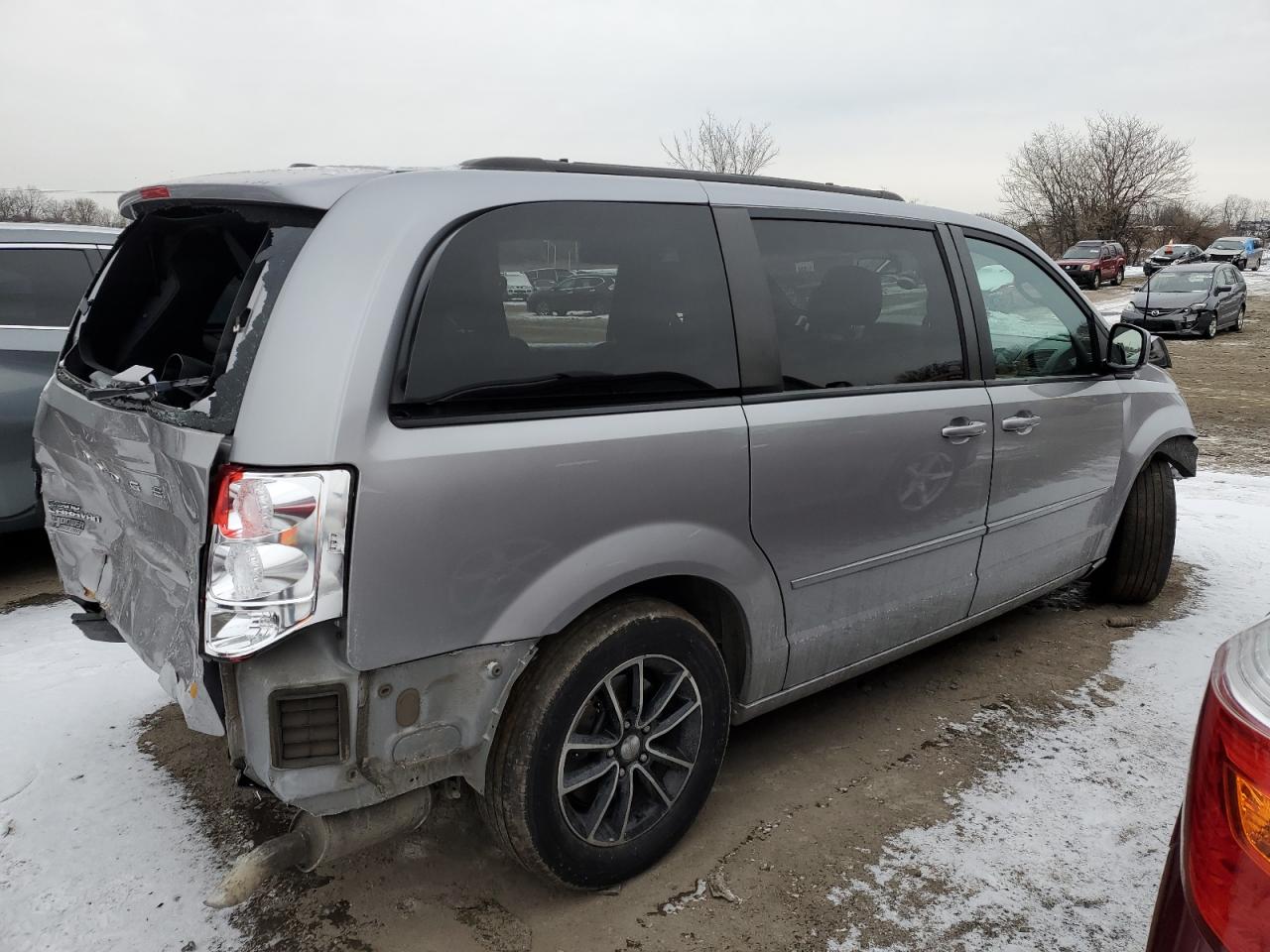 2017 Dodge Caravan - Image 3