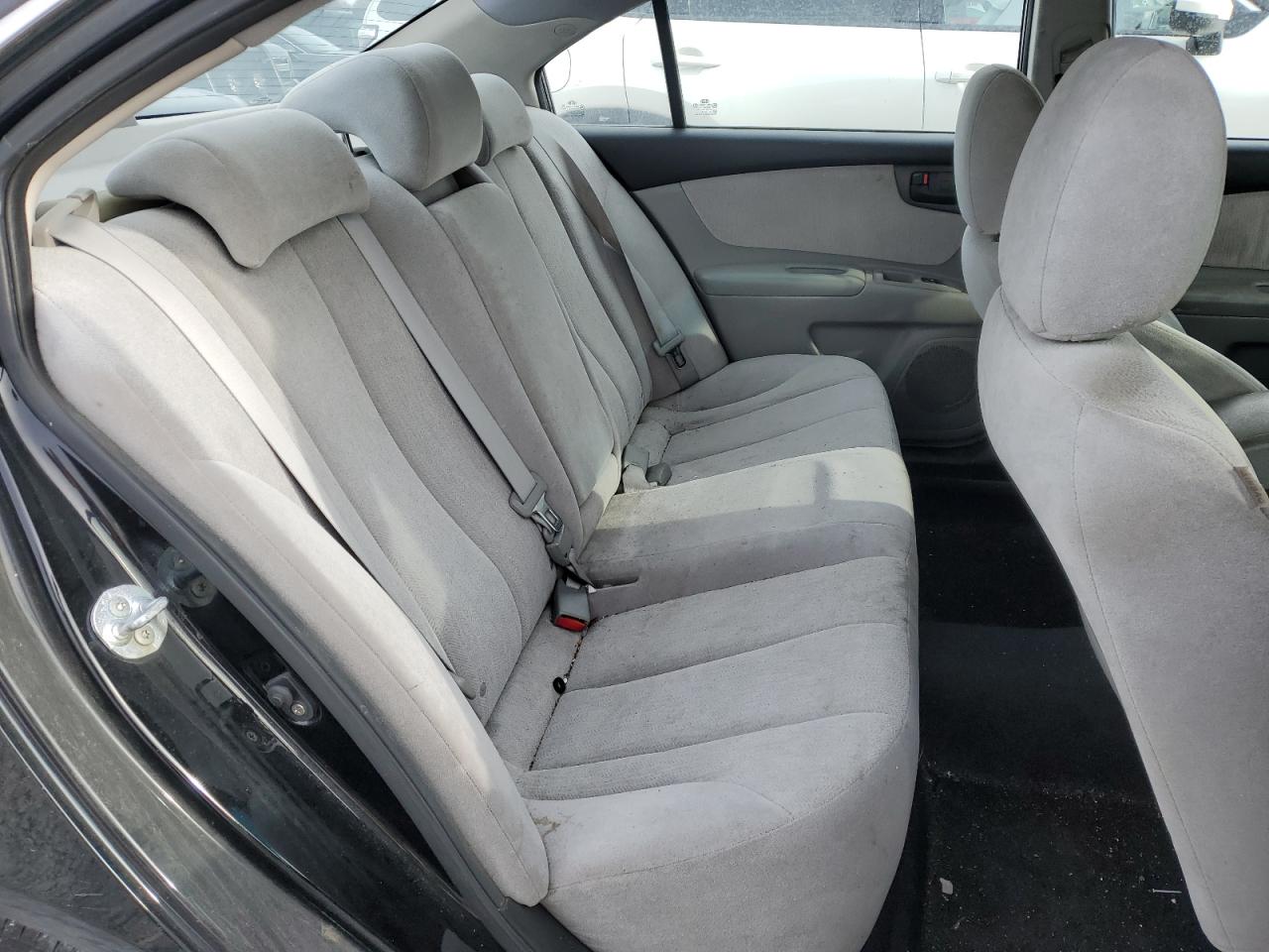 2010 Kia Optima - Image 10