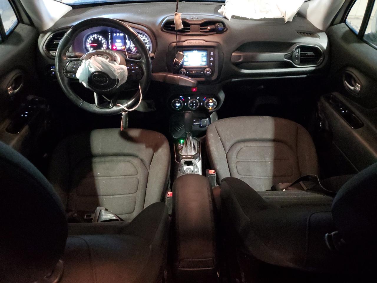 2017 Jeep Renegade - Image 8