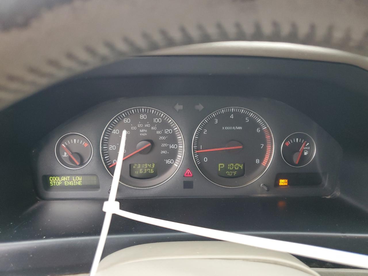 2004 Volvo V70 - Image 9
