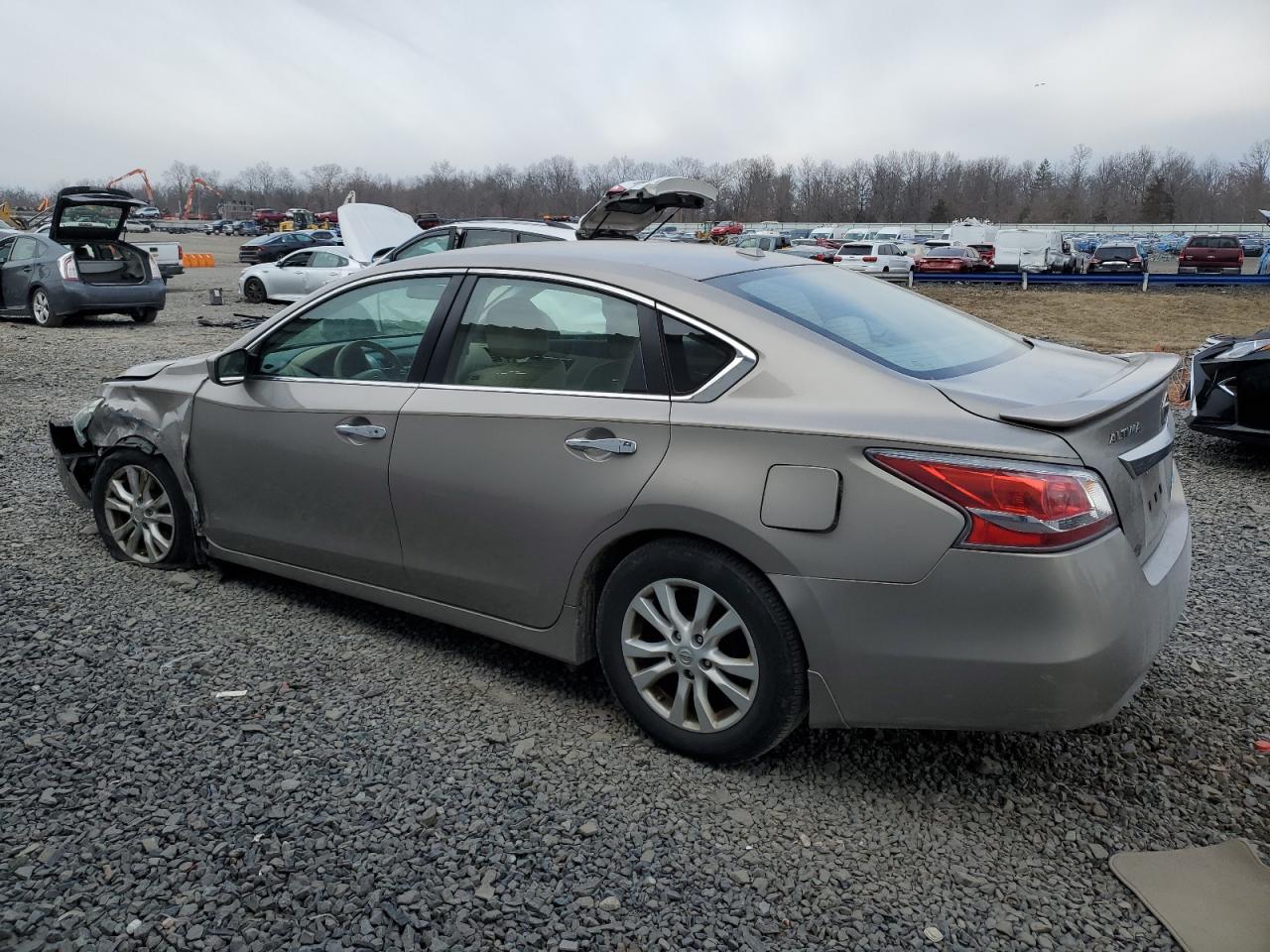 2014 Nissan Altima - Image 2