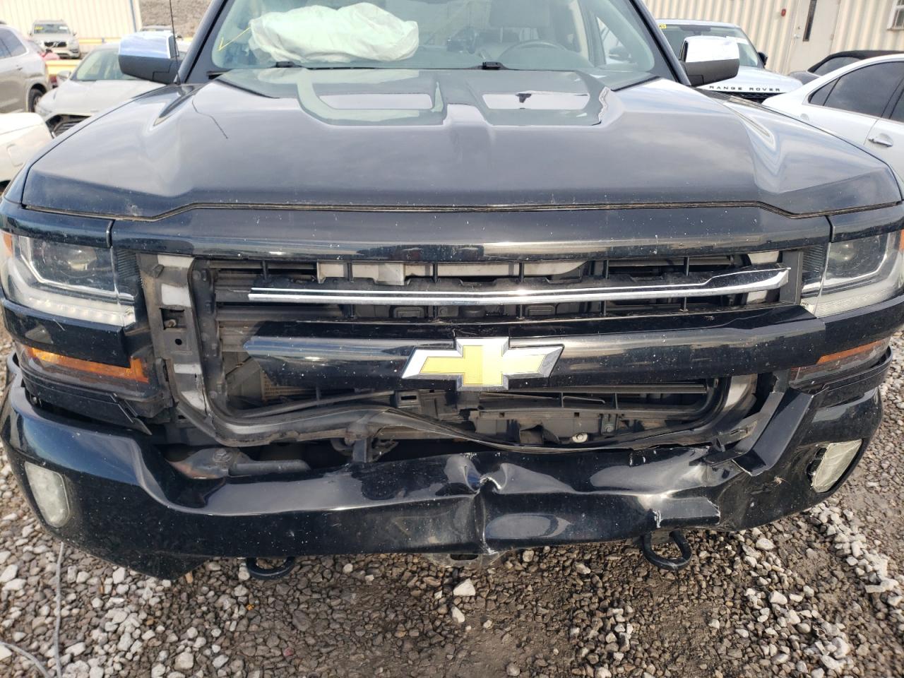 2017 Chevrolet Silverado - Image 11