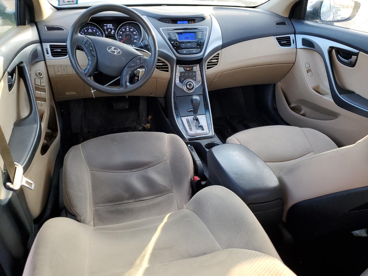 2013 Hyundai Elantra - Image 8
