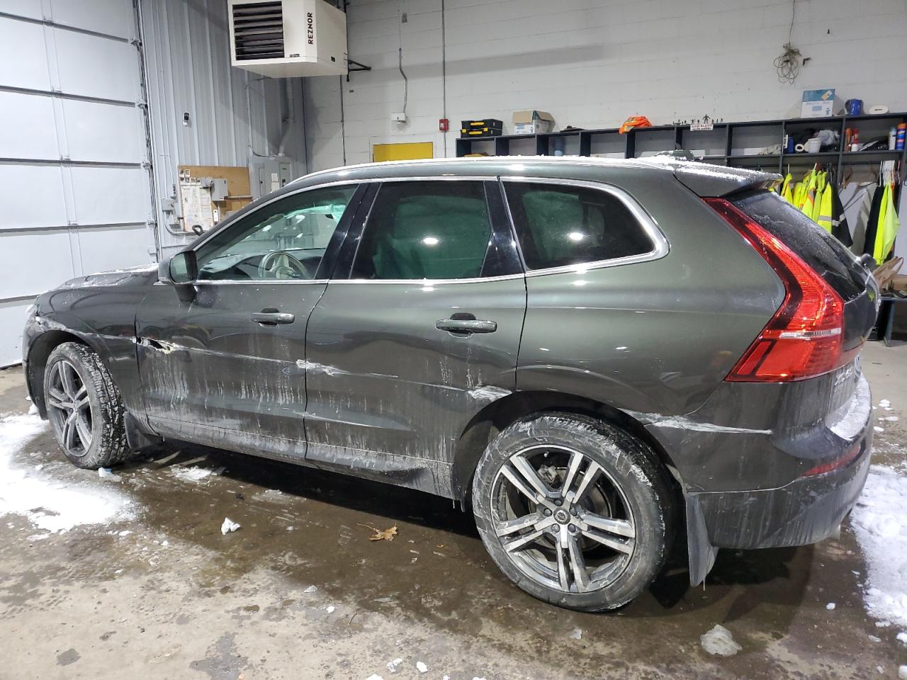 2021 Volvo XC60 - Image 2