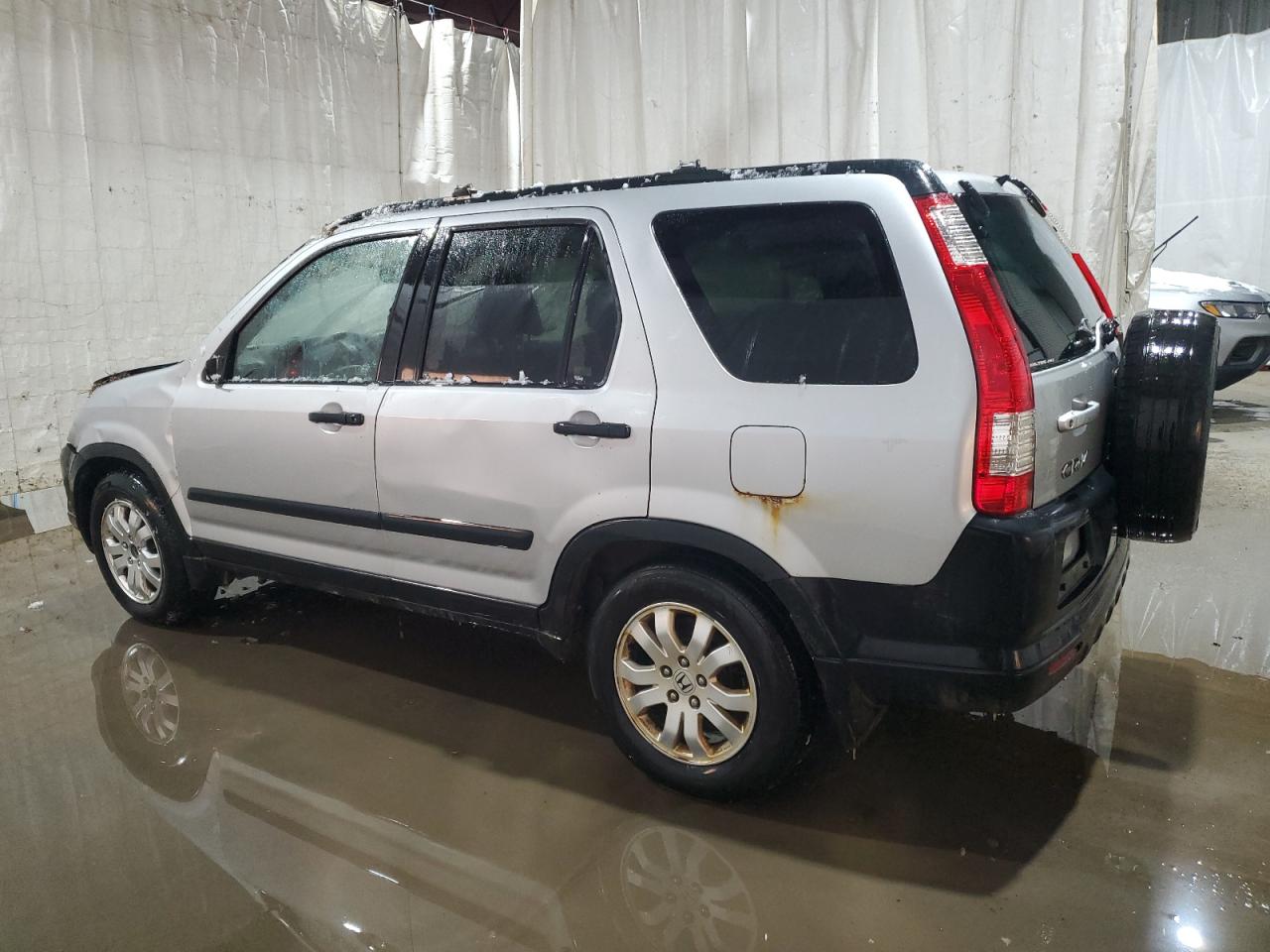 2005 Honda CR-V - Image 2