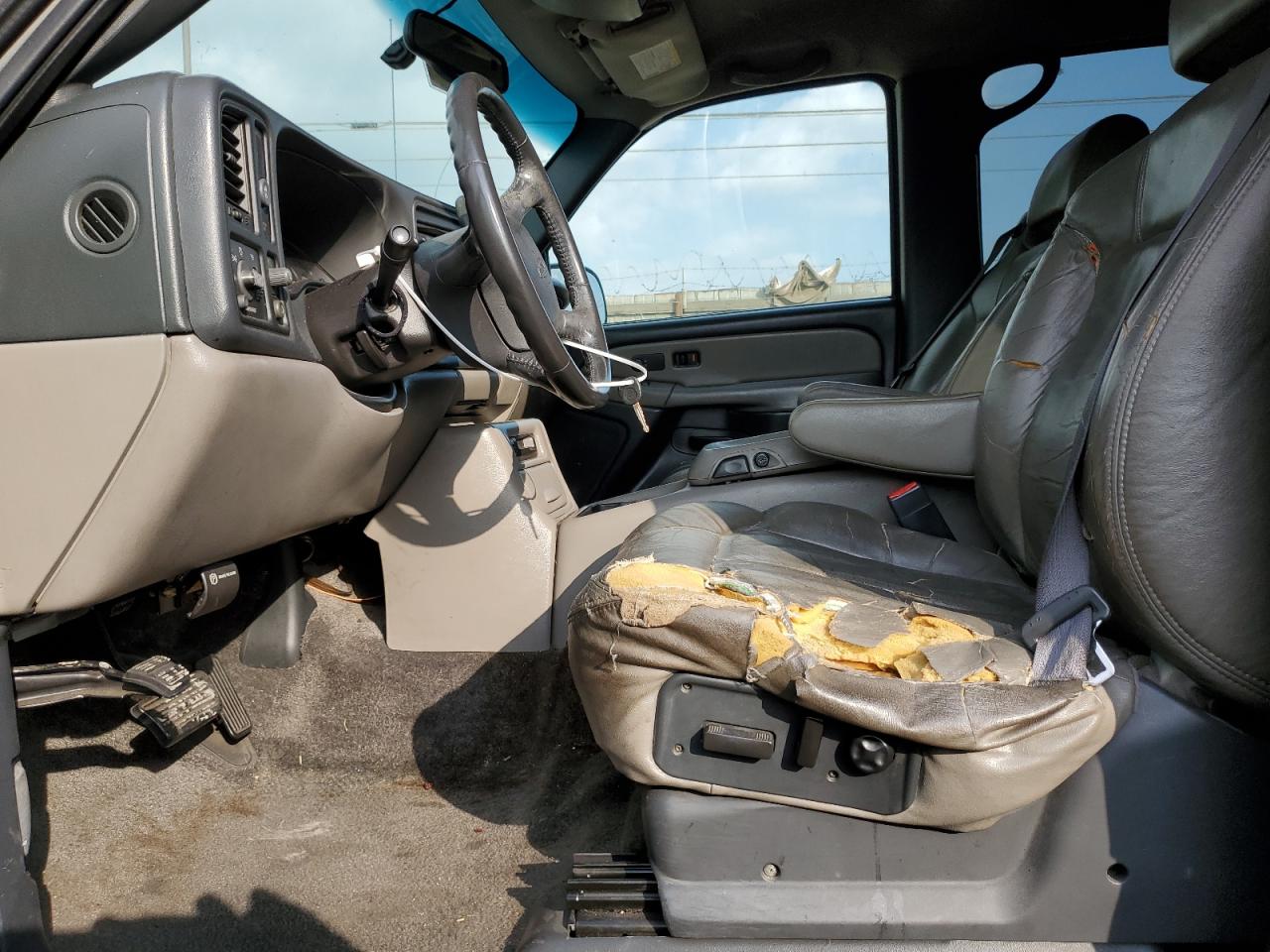 2002 Chevrolet Tahoe - Image 7