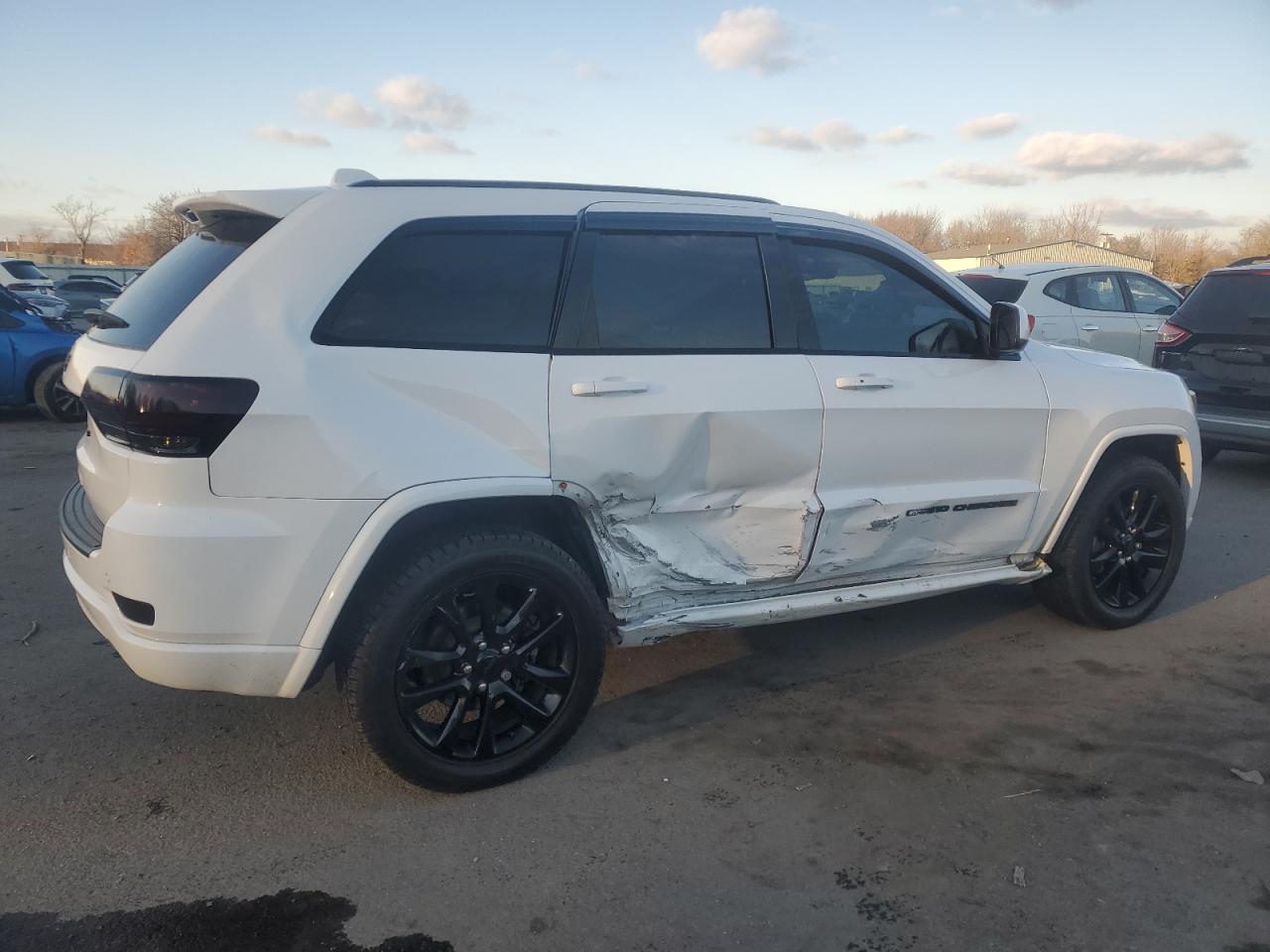 2020 Jeep Grand Cherokee - Image 3