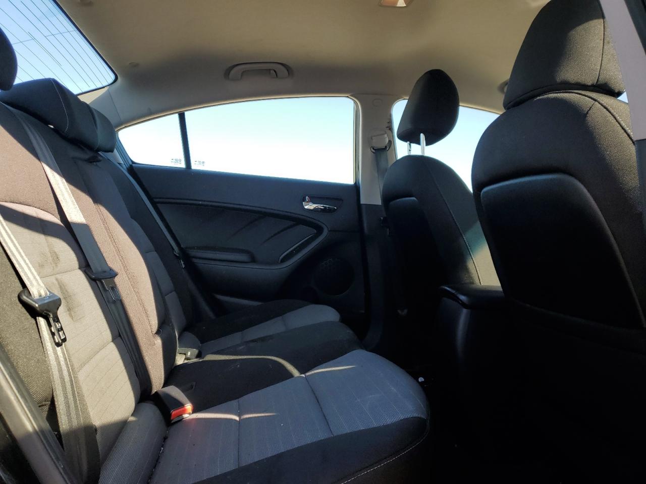 2016 Kia Forte - Image 10