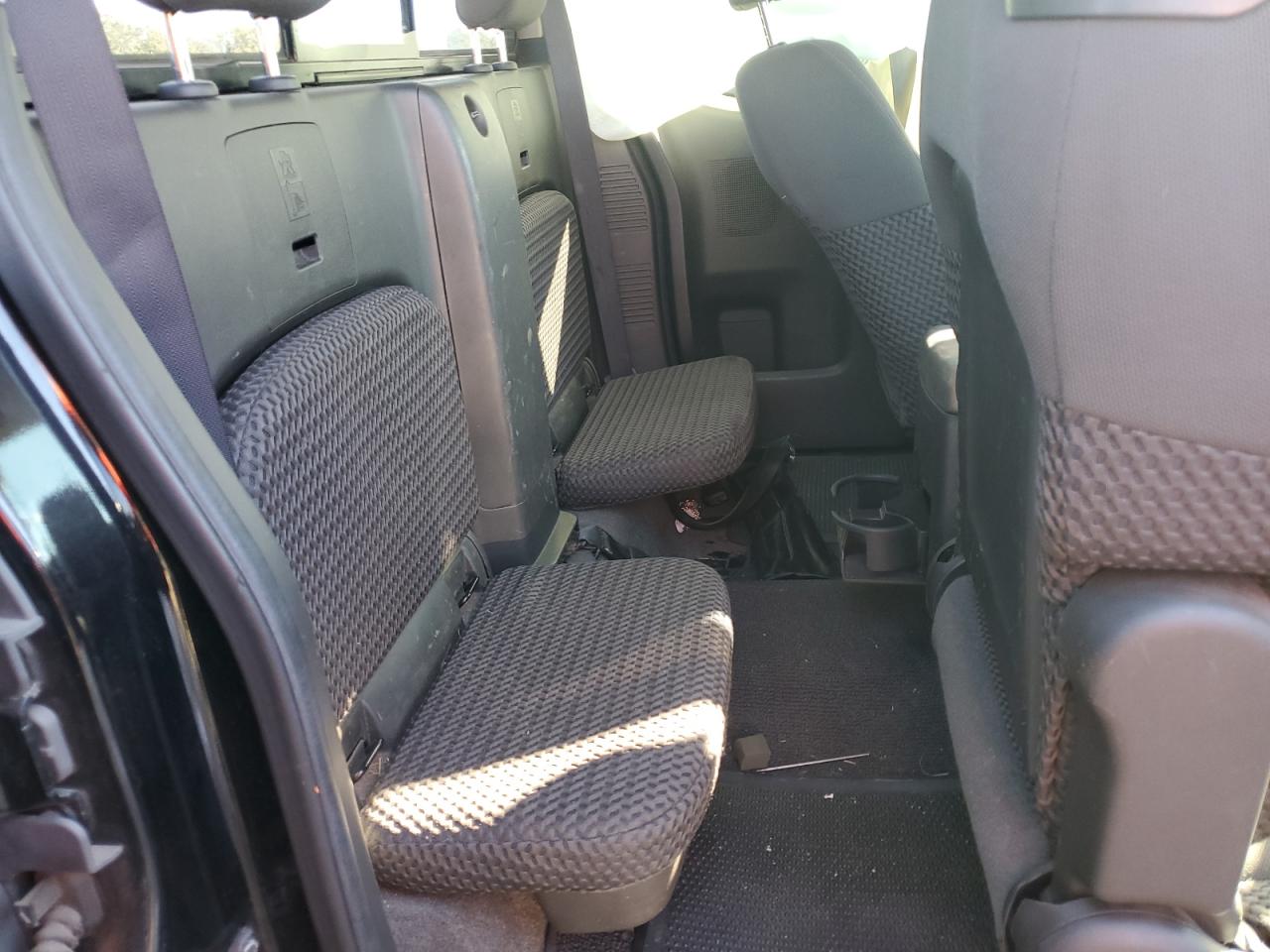 2012 Nissan Navara (Frontier) - Image 10