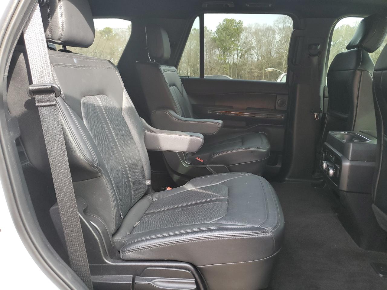 2020 Ford Expedition - Image 11