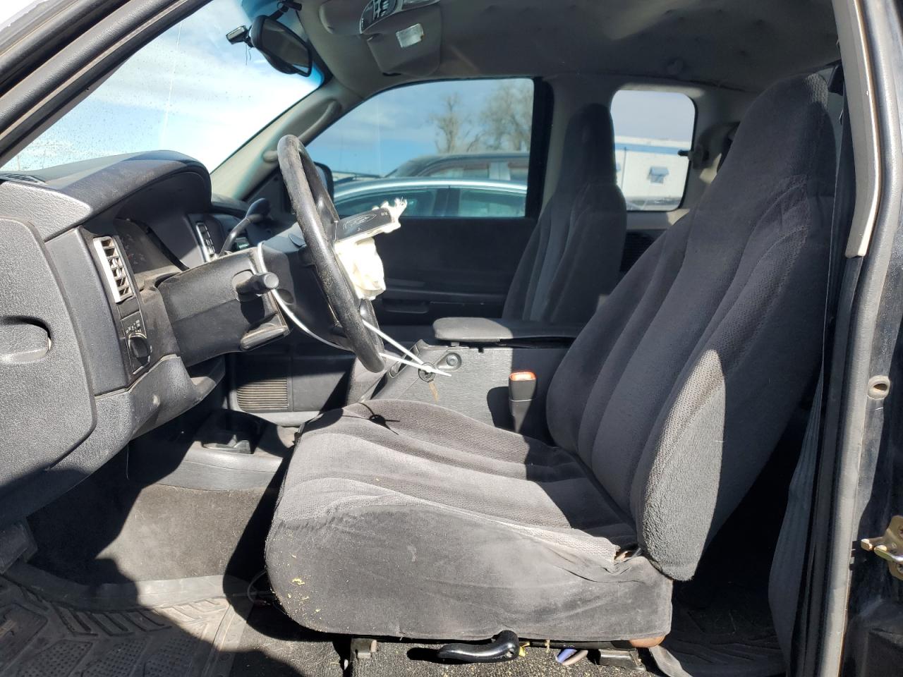 2004 Dodge Dakota - Image 7