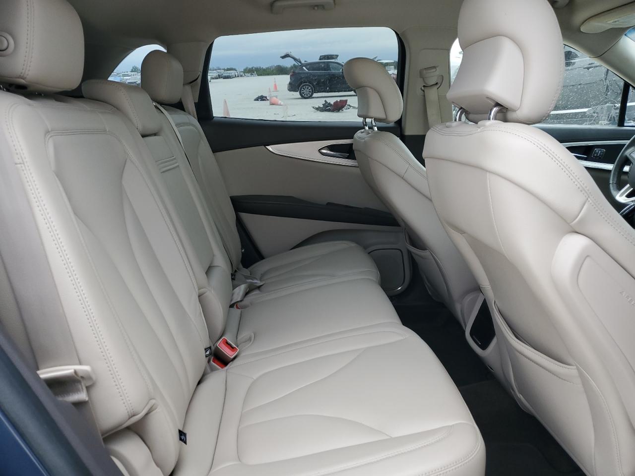2018 Lincoln MKX - Image 11