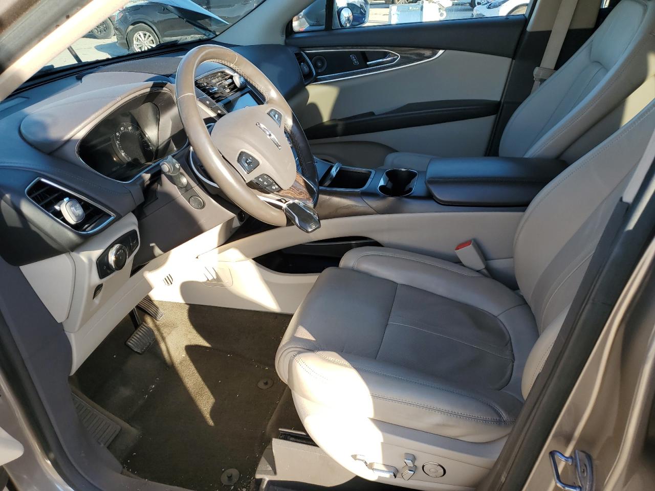 2018 Lincoln MKX - Image 7