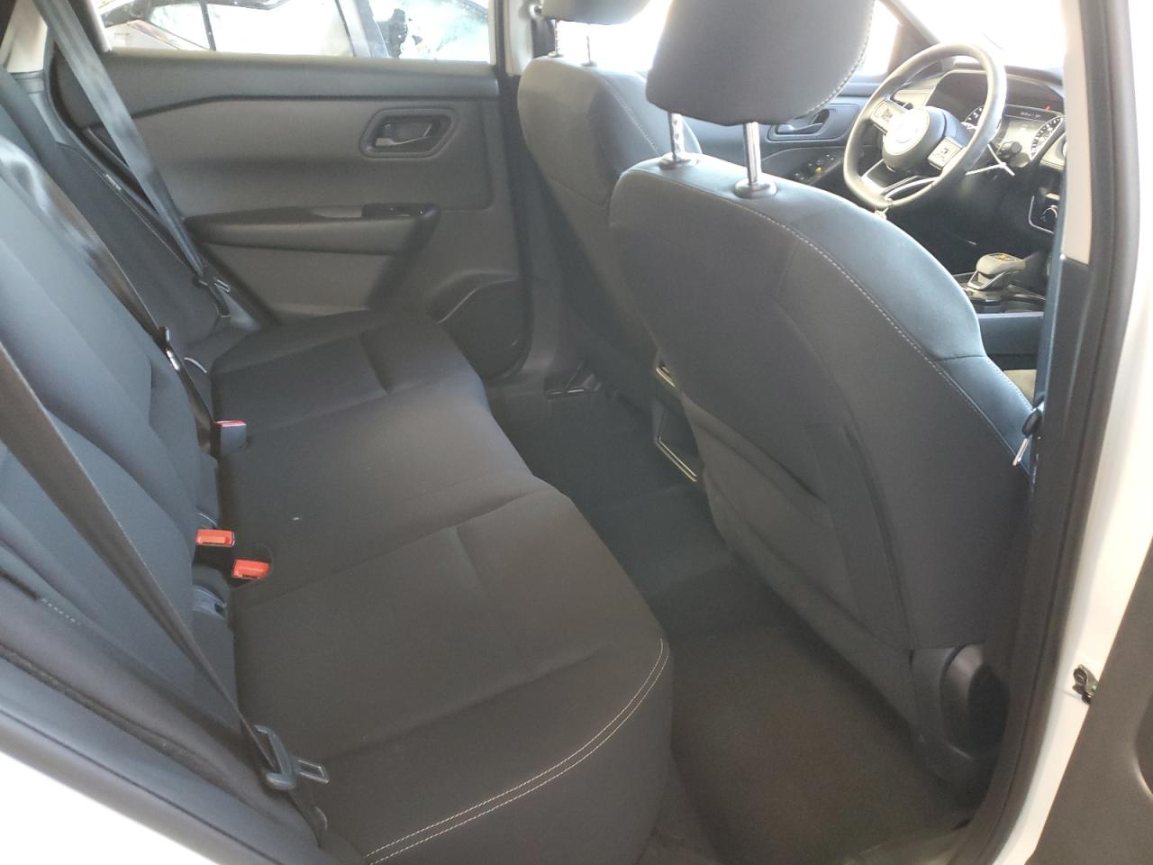 2024 Nissan Rogue - Image 11