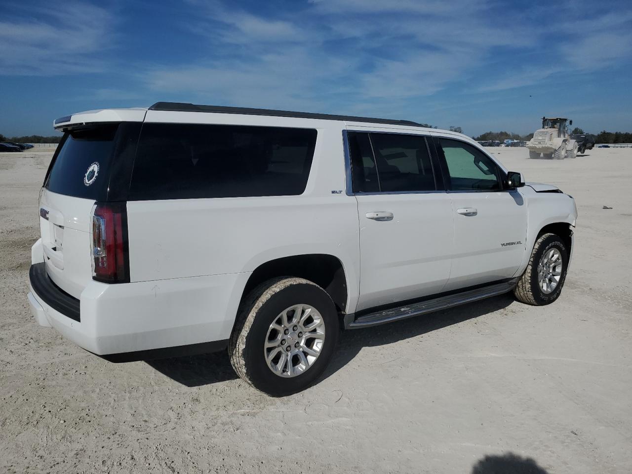 2016 GMC Yukon - Image 3