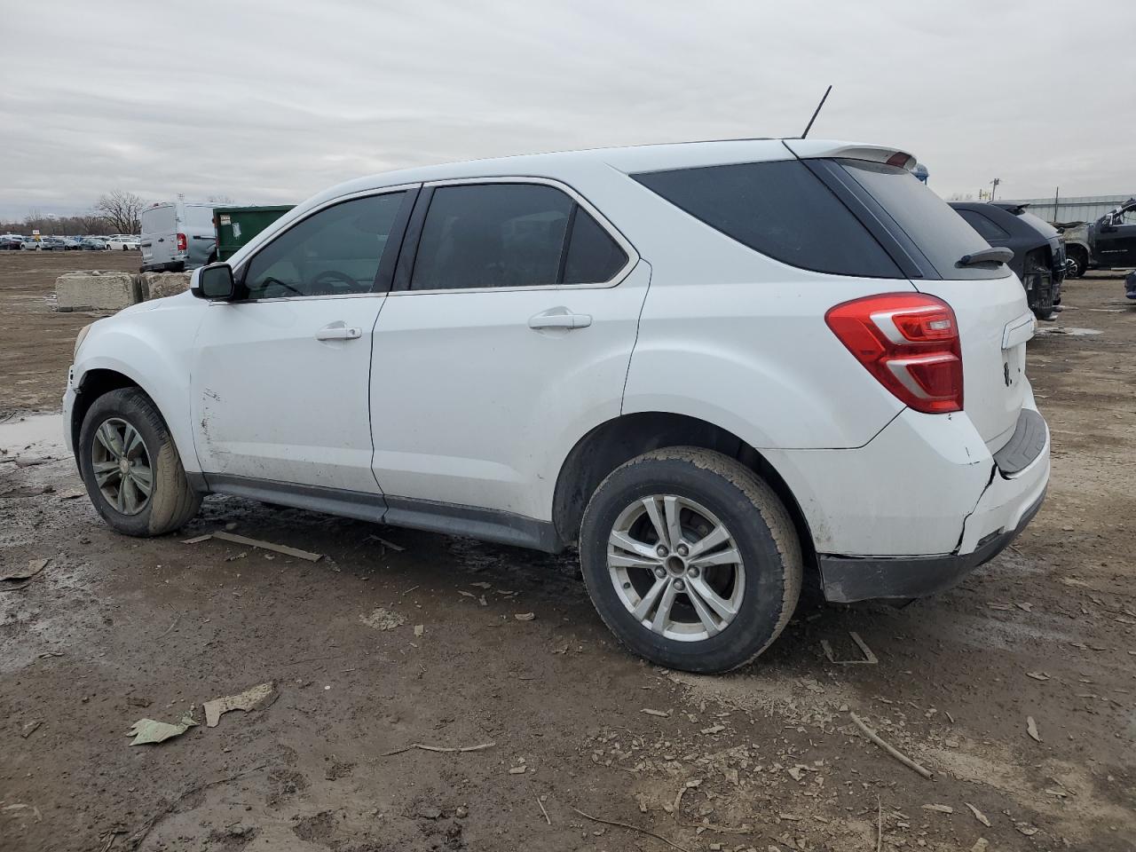 2016 Chevrolet Equinox - Image 2