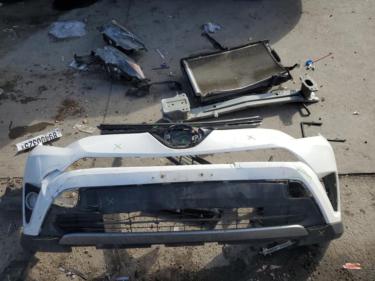 2018 Toyota RAV 4 - Image 13