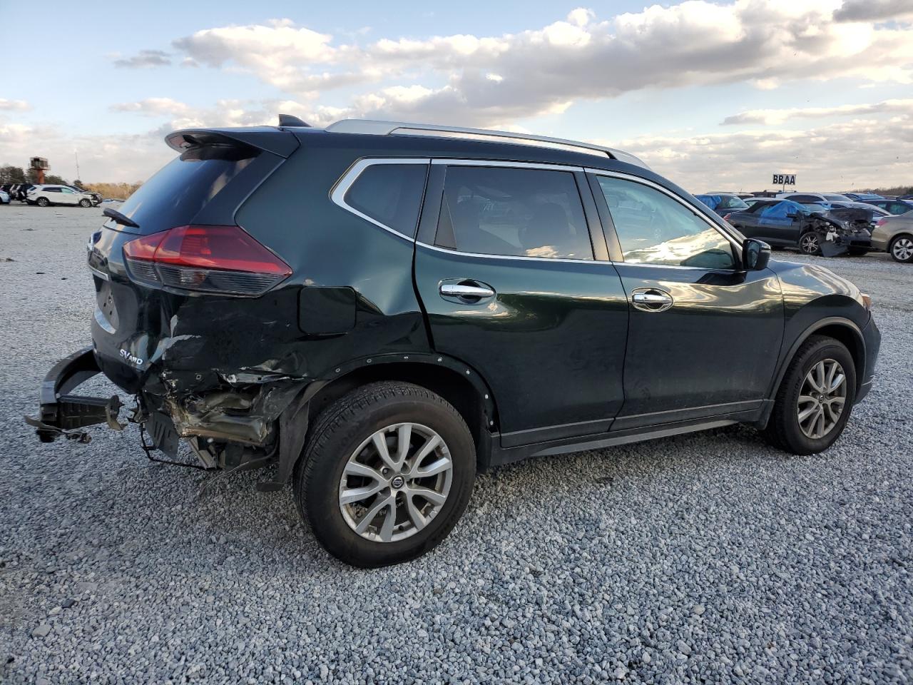 2018 Nissan Rogue - Image 3